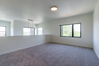 The Ponds on Alexander in Eugene, OR - Building Photo - Interior Photo