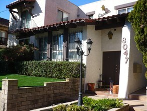8047 Redlands St in Playa Del Rey, CA - Foto de edificio - Building Photo