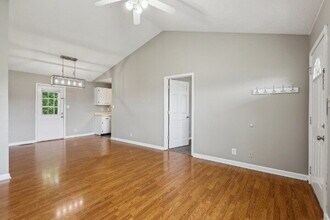 157 Oak Tree Dr in Oak Grove, KY - Building Photo - Building Photo