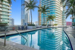 60 SW 13th St, Unit 4607 in Miami, FL - Building Photo