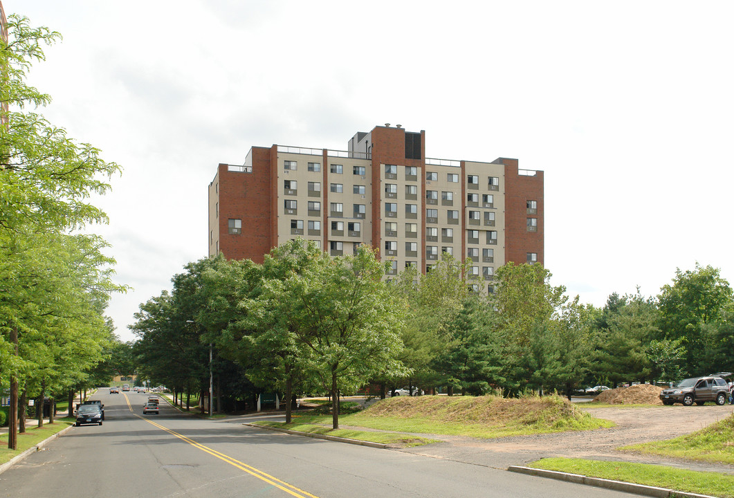 Underwood Elderly Apartment Homes in Hartford, CT - Building Photo