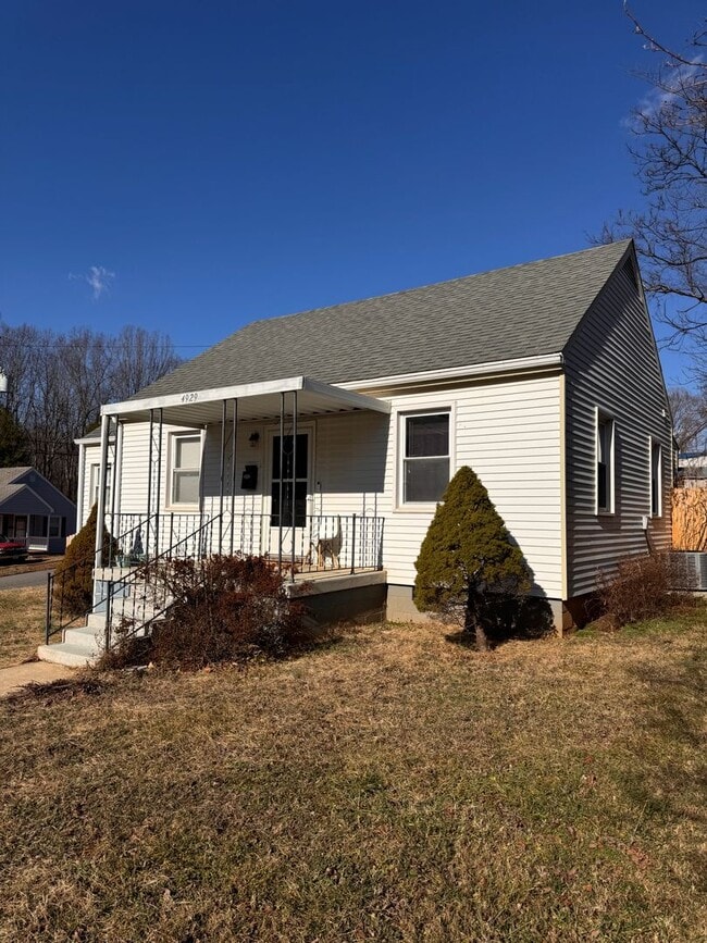 4929 Windsor Ave in Lynchburg, VA - Building Photo - Building Photo