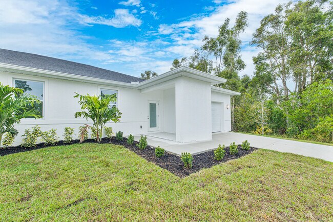 5125 24th St SW, Unit 2 in Lehigh Acres, FL - Foto de edificio - Building Photo