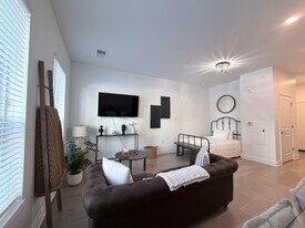 6640 Mooney St in Dublin, OH - Building Photo