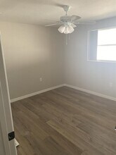 5308 S Lockwood Ridge Rd in Sarasota, FL - Building Photo - Building Photo