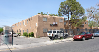 443-445 Alcazar St SE in Albuquerque, NM - Building Photo - Building Photo