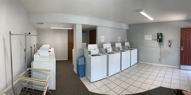950 Monterey Way-Unit -E2 in Lawrence, KS - Building Photo - Building Photo