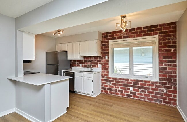 5220 Boulder Dr in West Des Moines, IA - Building Photo - Building Photo