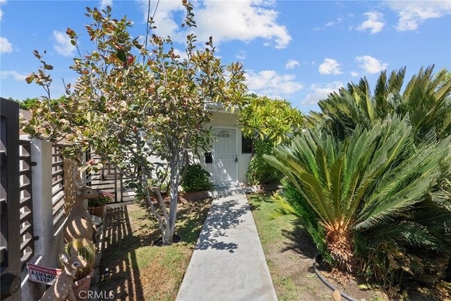 7815 Allott Ave in Los Angeles, CA - Building Photo - Building Photo