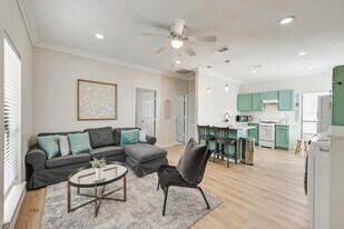 7006 Shipp Rd in Rowlett, TX - Building Photo