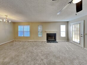 19 Meadowood Glen Way in Greensboro, NC - Building Photo - Building Photo