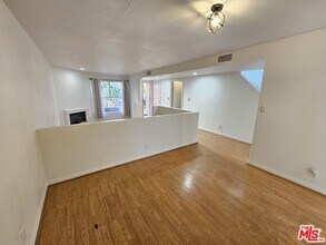 1957 N Bronson Ave in Los Angeles, CA - Building Photo - Building Photo