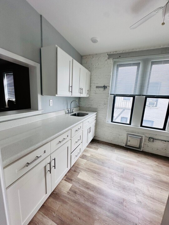 323 Marine Ave in Brooklyn, NY - Building Photo