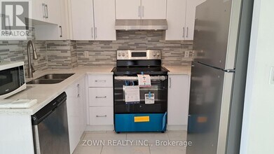 388 Prince of Wales Dr in Mississauga, ON - Building Photo - Building Photo