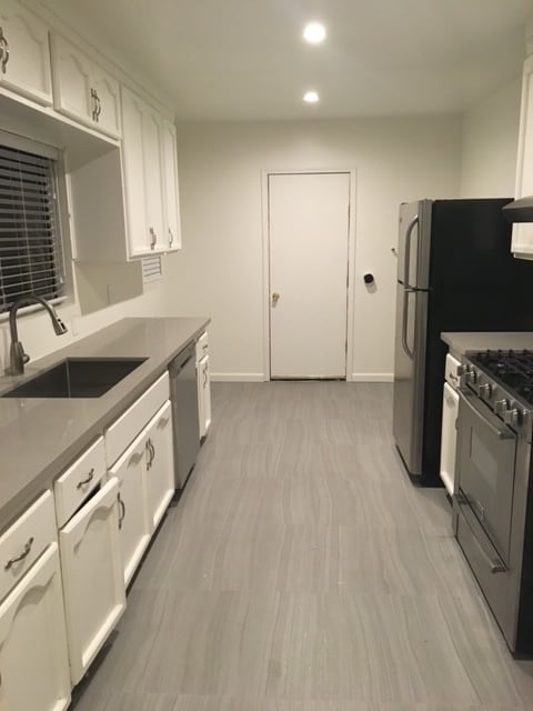 property at 5655 W Jefferson Blvd