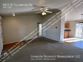 8815 W Tillamook Dr in Boise, ID - Foto de edificio - Building Photo