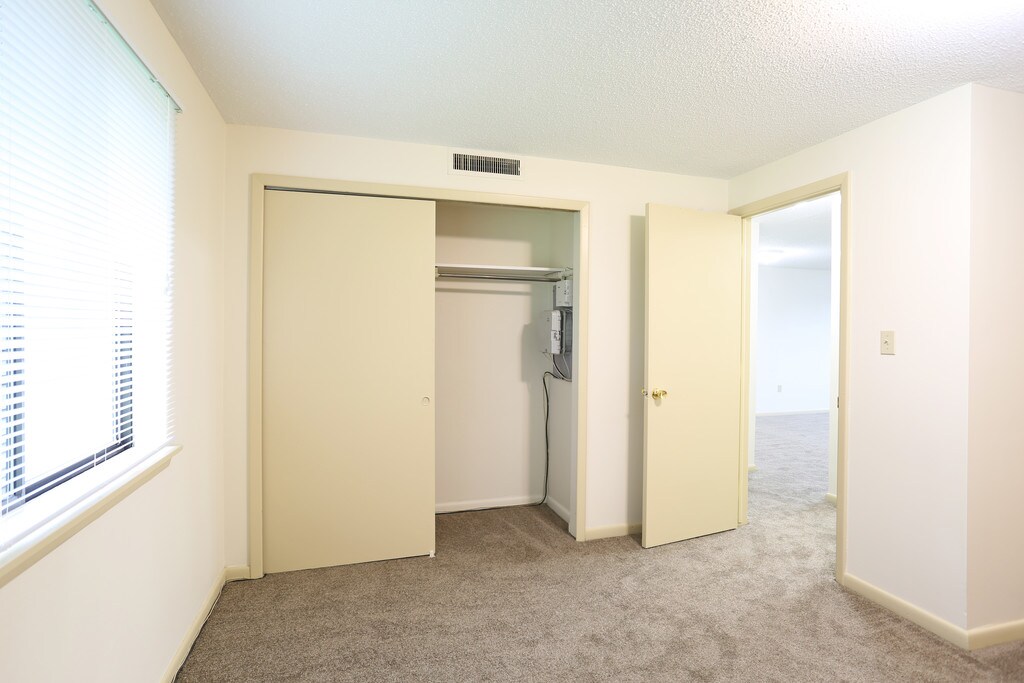 Buffalo Creek Commons Apartments West Seneca, NY Apartments For Rent