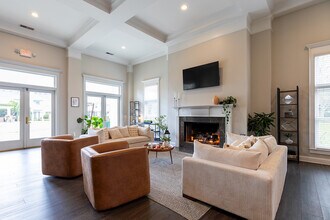 Chestnut Hill Apartments in Columbus, OH - Building Photo - Building Photo