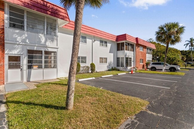 2251 NW 48th Terrace in Lauderhill, FL - Building Photo - Building Photo