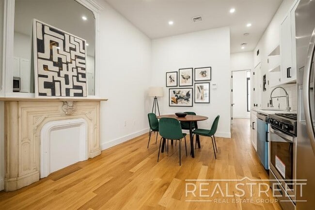 NEW & Charming 3 Bed Parlor Floor-through  in Brooklyn, NY - Building Photo - Building Photo