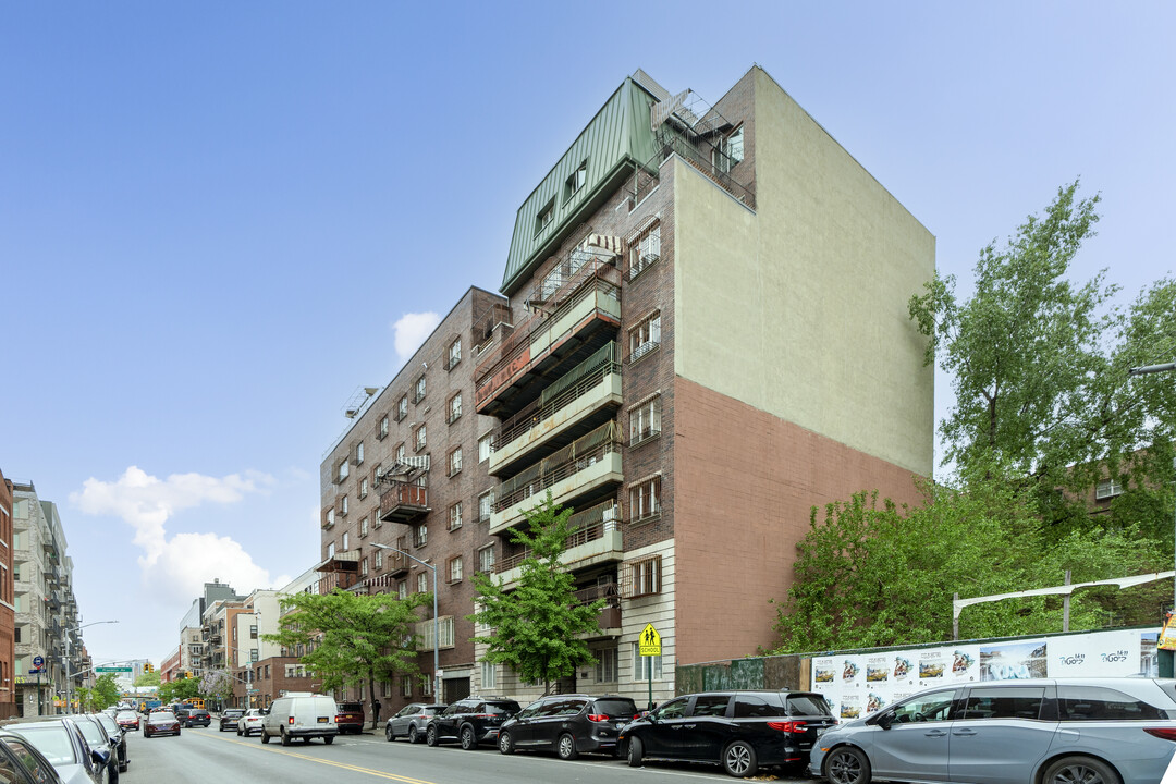 417 Flushing Ave in Brooklyn, NY - Building Photo