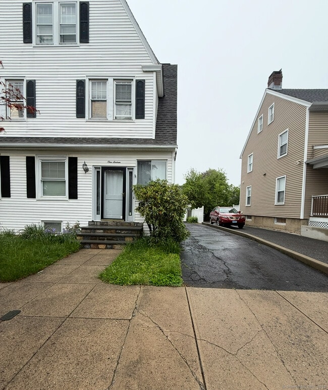 property at 116 Wentworth St