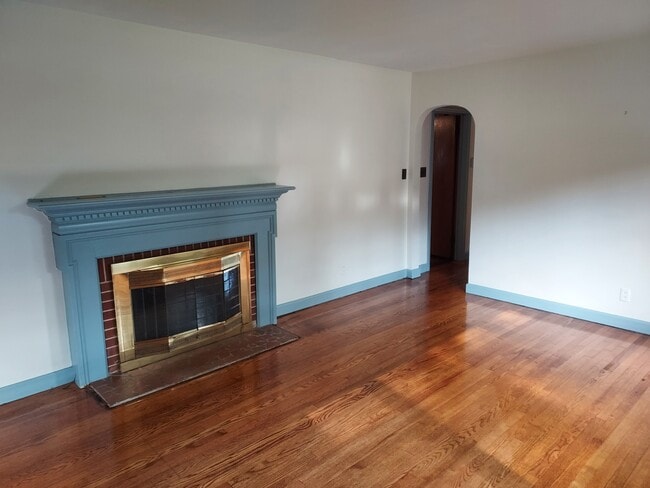 8406 Colebrook Rd in Richmond, VA - Foto de edificio - Building Photo