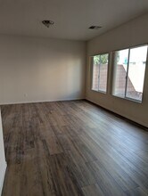 926 Shades End Ave in North Las Vegas, NV - Building Photo - Building Photo