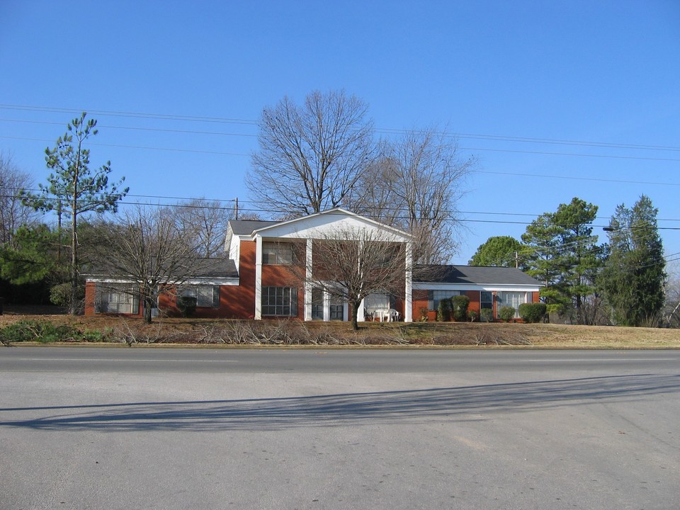 3499 N Wood Ave in Florence, AL - Building Photo