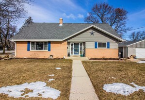 706 North St, Unit Lower in Grafton, WI - Building Photo