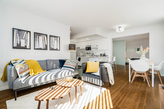 1750 Davie St in Vancouver, BC - Building Photo - Building Photo