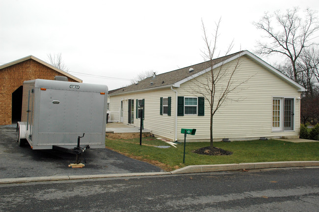 Heritage Village in Walnutport, PA - Foto de edificio - Building Photo