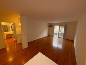 10760 Rose Ave in Los Angeles, CA - Building Photo - Building Photo