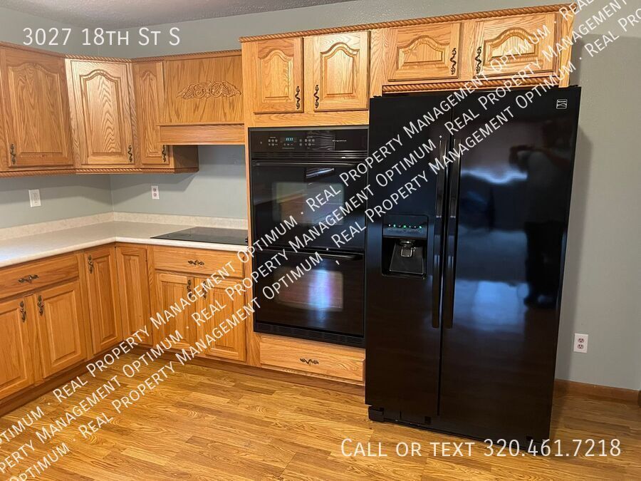 3027 18th St S in Fargo, ND - Building Photo