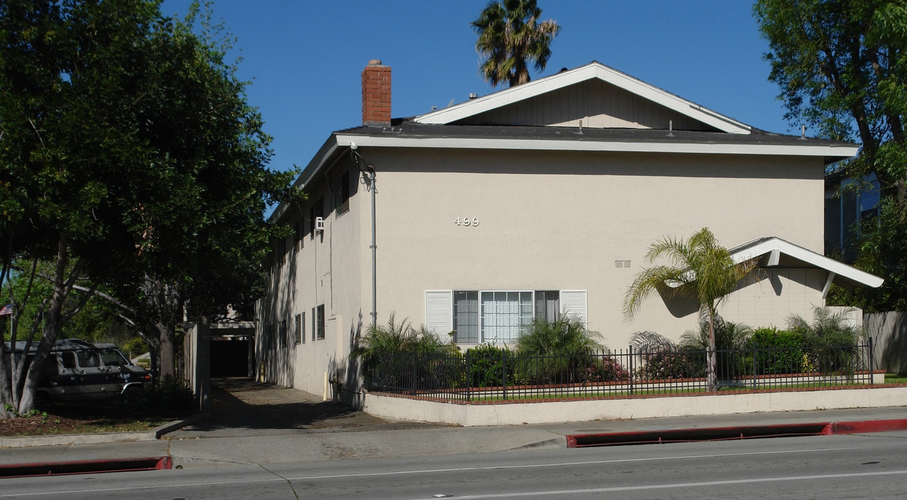 Los Robles Apartments in Pasadena, CA - Building Photo