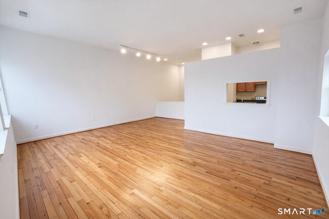 114 Huckleberry Hill Rd in Avon, CT - Building Photo - Building Photo