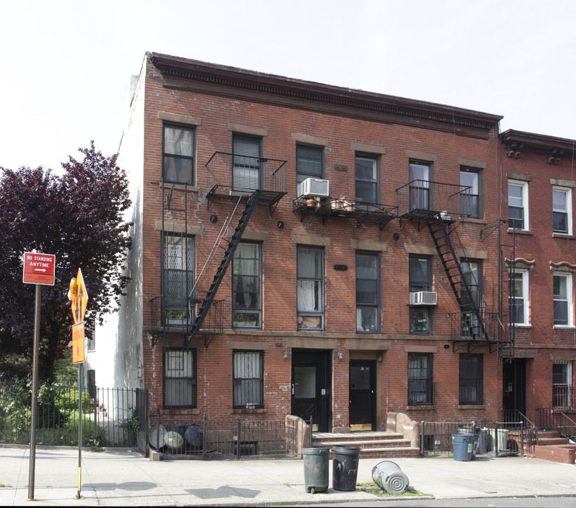 152 Degraw St in Brooklyn, NY - Foto de edificio