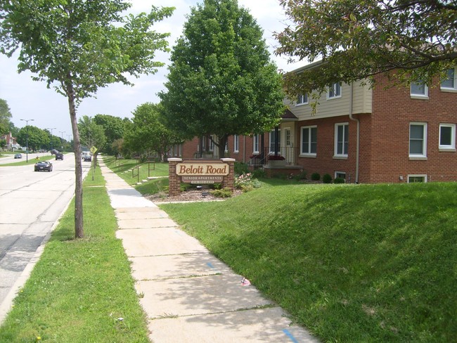 Beloit Road Senior Apartments in West Allis, WI - Building Photo - Building Photo