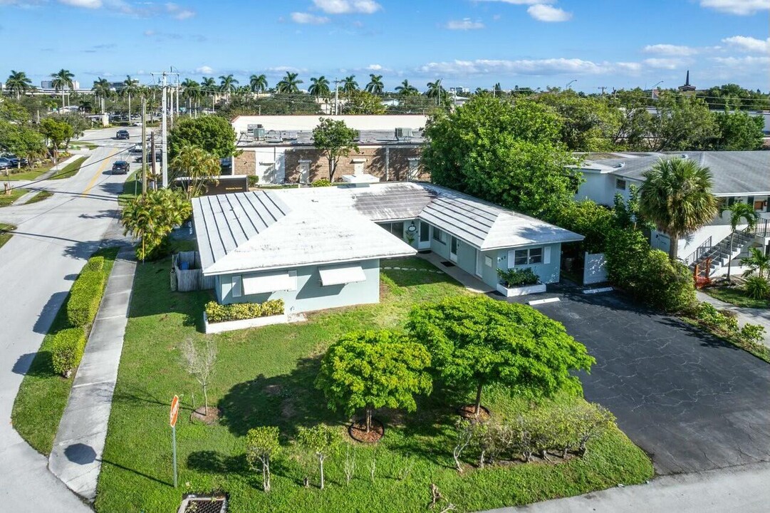 262 SE 9th Ave in Deerfield Beach, FL - Foto de edificio