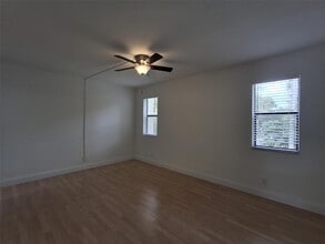 8763 Shadow Wood Blvd, Unit 202 in Coral Springs, FL - Foto de edificio - Building Photo