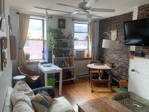 13 Thacher St, Unit 5 in Boston, MA - Foto de edificio - Building Photo