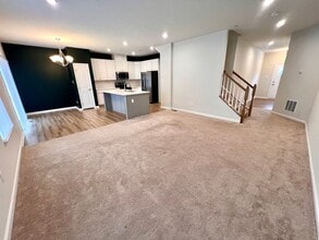 250 Cranesbill Dr in Mars, PA - Foto de edificio - Building Photo
