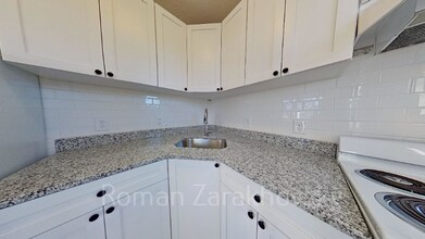 2018 Commonwealth Ave, Unit 45 in Boston, MA - Building Photo - Building Photo