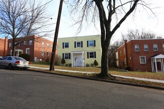 3216 28th St SE in Washington, DC - Building Photo - Building Photo
