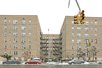 Kissena Senior Apartments in Flushing, NY - Foto de edificio - Building Photo