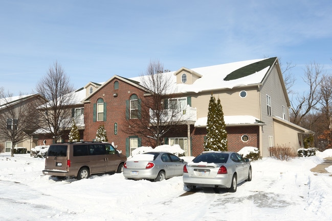 Olde Farm II in East Lansing, MI - Foto de edificio - Building Photo