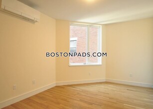 877 Beacon St in Boston, MA - Building Photo - Building Photo