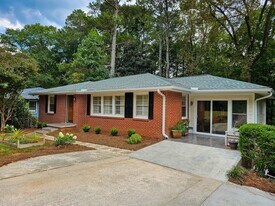 2115 Willivee Dr in Decatur, GA - Building Photo