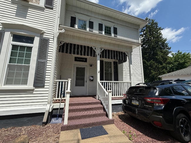 1140 Buffalo St in Franklin, PA - Building Photo - Building Photo