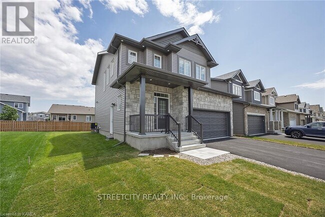 741 Riverview Wy. in Kingston, ON - Building Photo - Building Photo